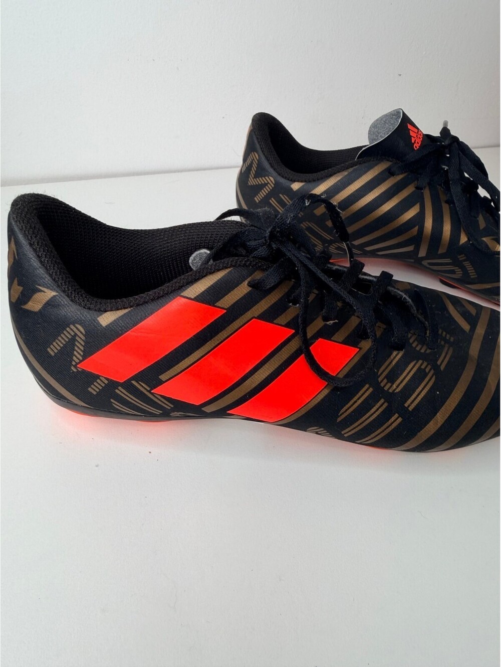 Adidas Nemeziz Messi 17.4 soccer cleats big kids youth size 6